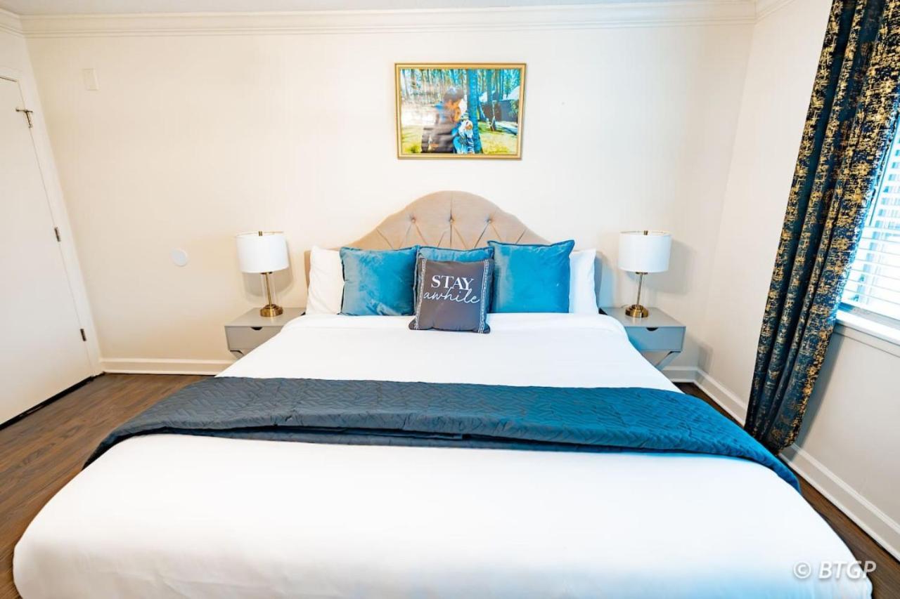 Retro Retreat Walk To Graceland With Free Parking And Wifi Holiday home